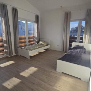 Vermietung einer renovierten, möblierten vier-Zimmer-Wohnung – ideal als Monteurunterkunft