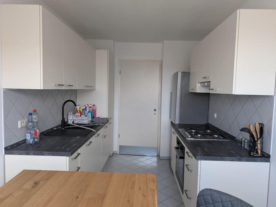 1 großes WG-Zimmer mit Balkon, Küche + Bad + Flur in gemeinschaftlicher Nutzung – Bild 4