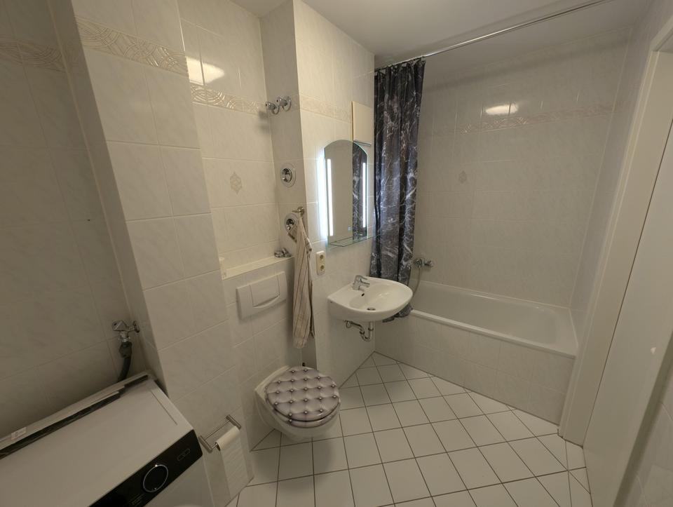 1 großes WG-Zimmer mit Balkon, Küche + Bad + Flur in gemeinschaftlicher Nutzung – Bild 10