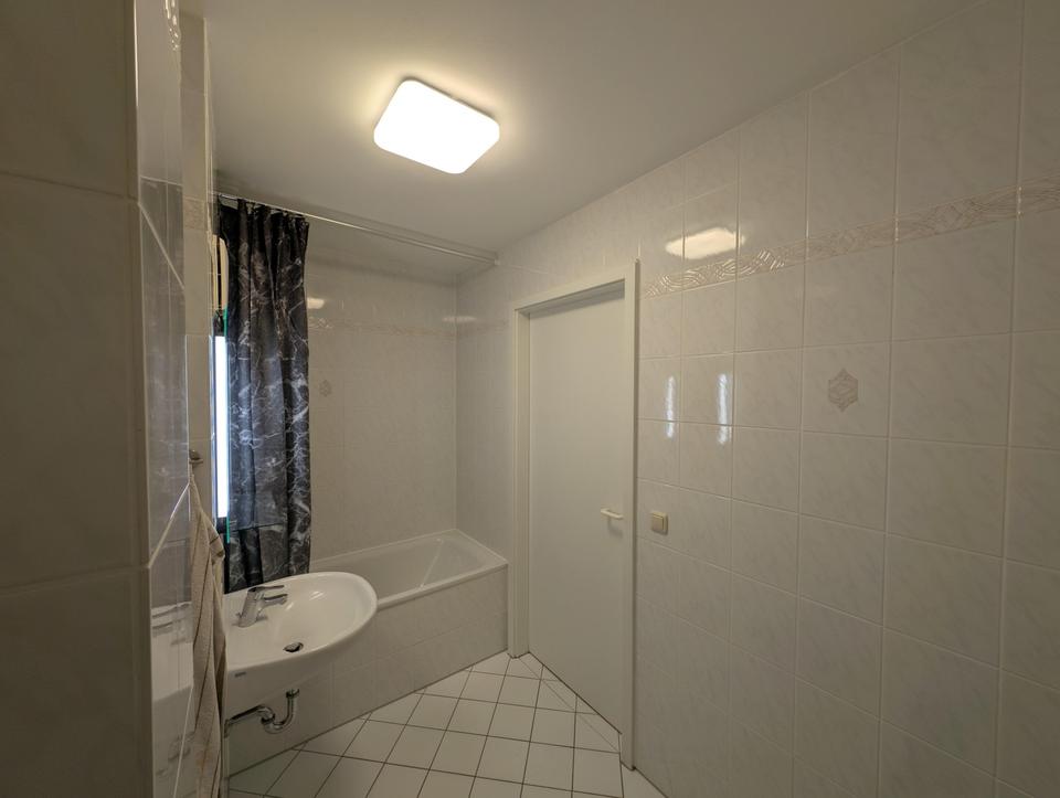 1 großes WG-Zimmer mit Balkon, Küche + Bad + Flur in gemeinschaftlicher Nutzung – Bild 11