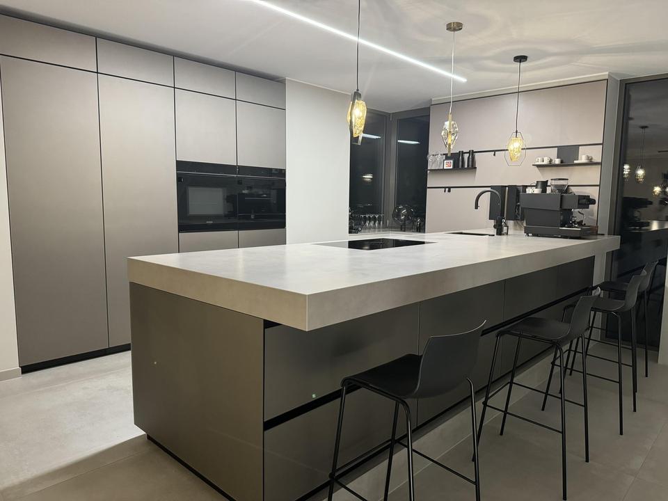 Wunderschönes modernes EFH mit höchster Privatsphäre am Ahlenberg – Bild 2