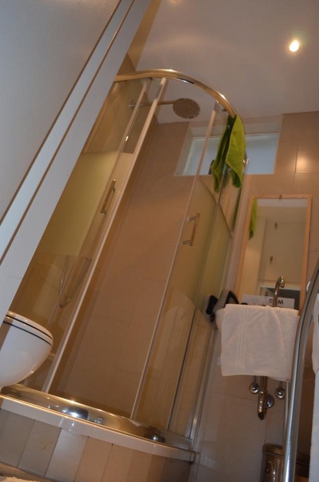 149 qm helle Wohnung mit 2 Eingängen l gut für WG oder zur Untervermietung ! – Bild 6