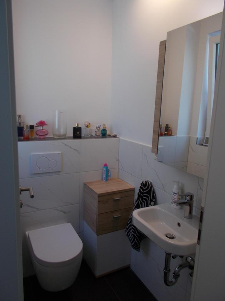 Schönes Walmdach-DHH mit Doppelcarport, zentrale Lage – Bild 20