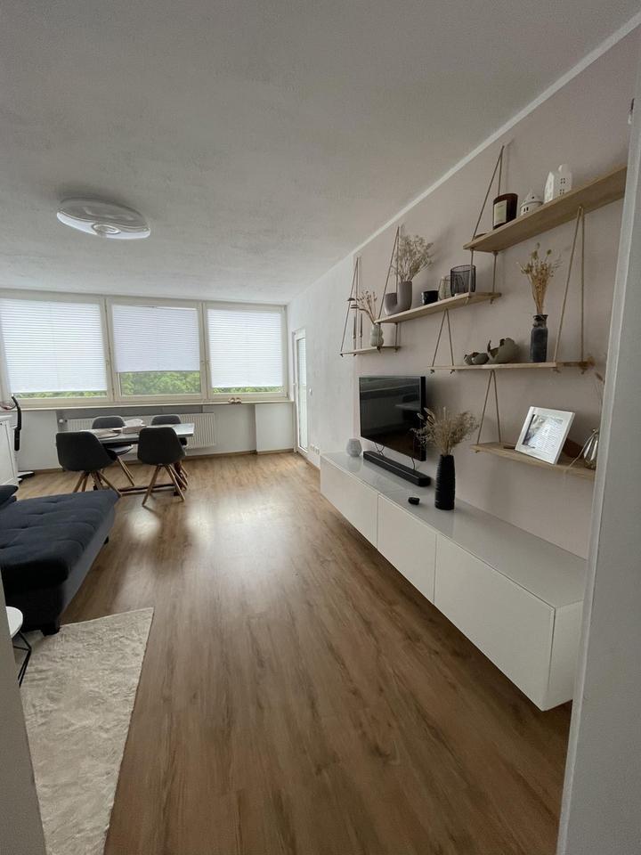 Schöne 3 Zimmerwohnung mit Balkon, EBK und TG am Stadtpark – Bild 2