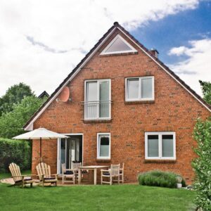 300 m zum Strand + Mini-Meerblick: Modernes EFH-Haus bei Eckernförde