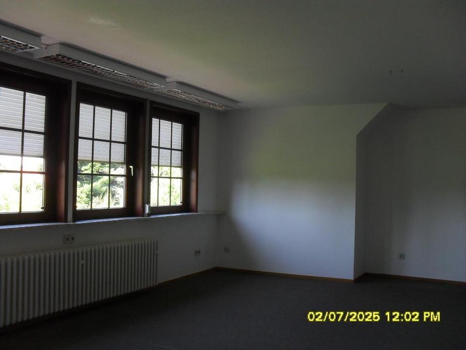 Großes Wohnhaus mit Potential der Umgestaltung - bis zu 3 Whg. - möglich. – Bild 22