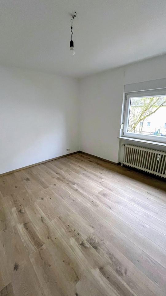 Bad 2024 kernsaniert! Hervorragend geschnittene 2-Zimmer-Wohnung, Einbauküche & Balkon in Weilbach – Bild 13