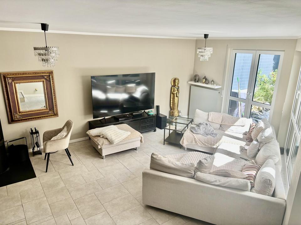 Split-Level-Haus mit unverbaubarem 180° Blick auf die Königsteiner Burg – Bild 6