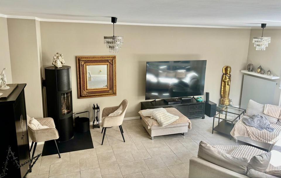 Split-Level-Haus mit unverbaubarem 180° Blick auf die Königsteiner Burg – Bild 7