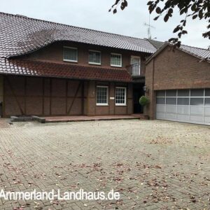 Wohnen und Arbeiten auf 8.127m² – Landhaus mit rund 600m² Nutz- und Hallenfläche bei Westerstede