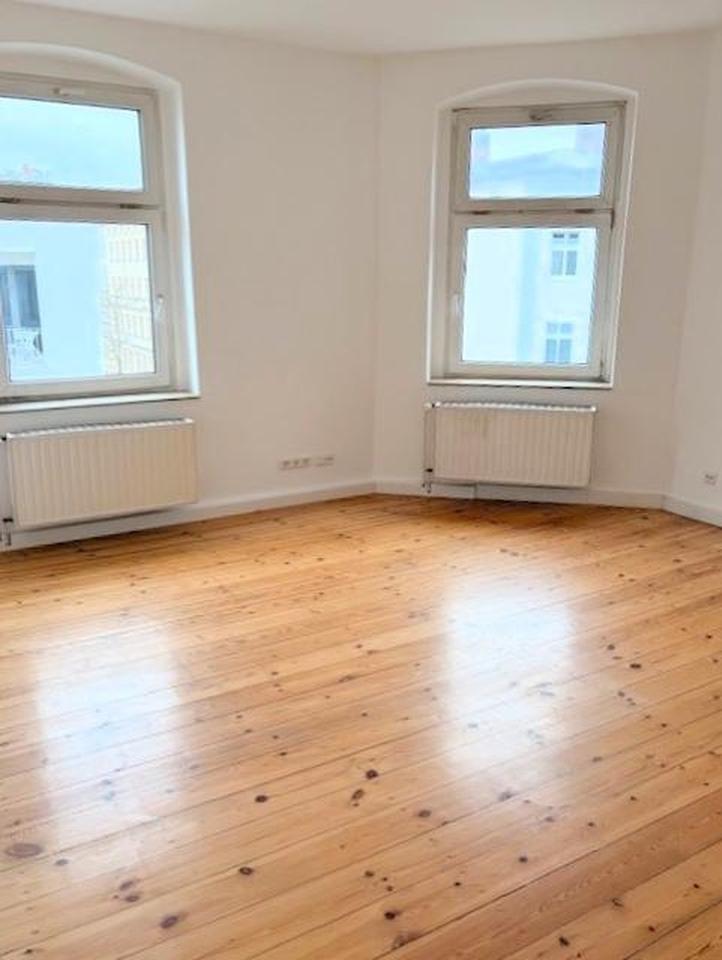 Attraktive 3-Zimmer-Wohnung mit EBK in Eberswalde – 75 m² im 3. OG mit Dielenboden & modernem Bad – Bild 2