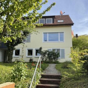 Freistehendes Einfamilienhaus mit ELW in Toplage