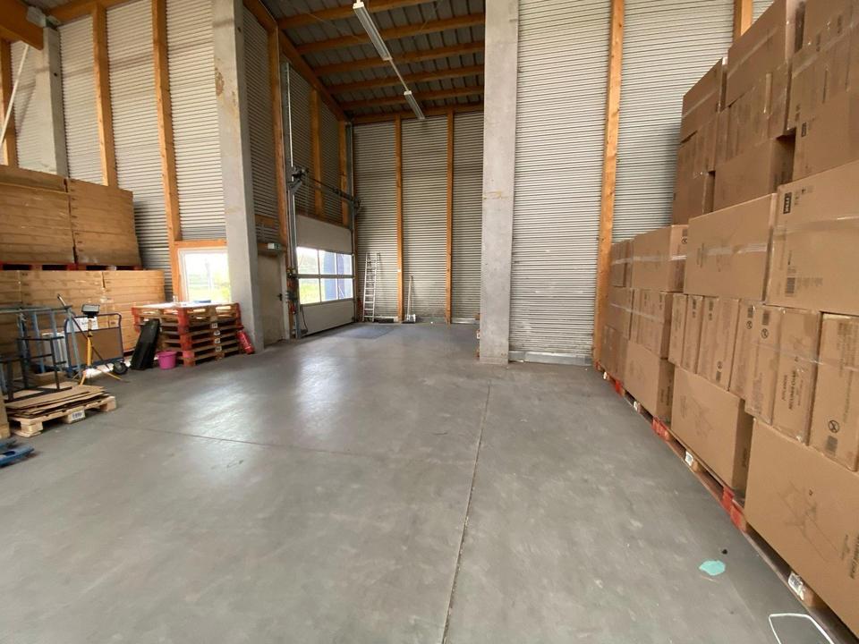 Logistikhalle und Büroflächen zu mieten – Bild 4