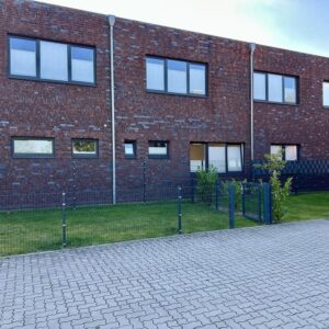 Repräsentatives Neubau-Büro mit Halle in Top-Sichtlage bei Lüneburg (Artlenburger Landstraße)