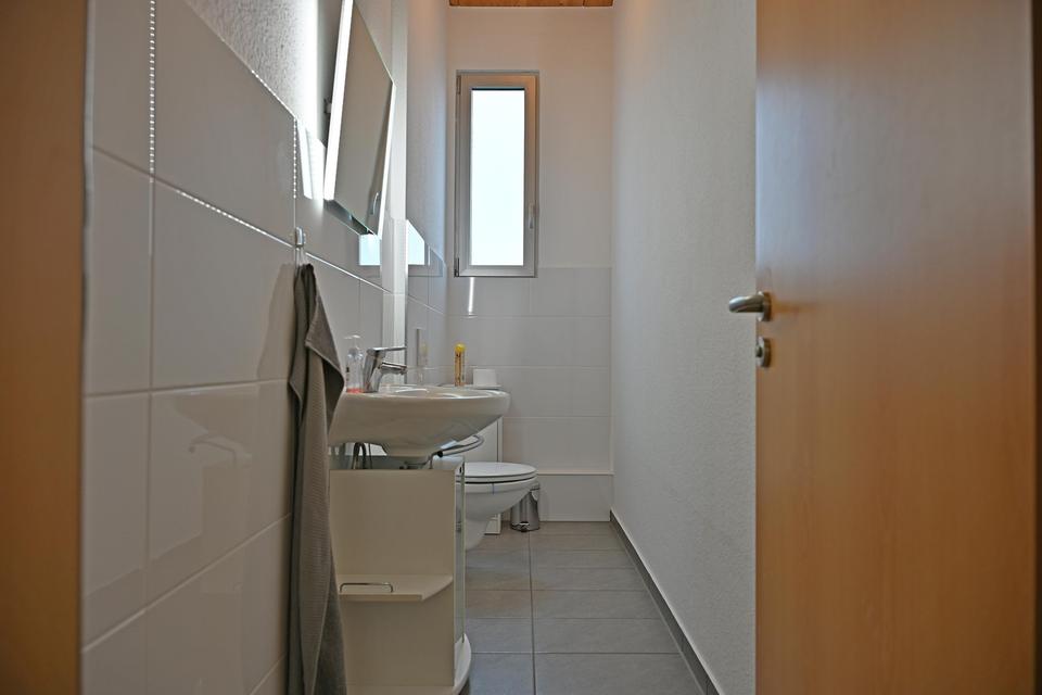 Top Gepflegte Gewerbeimmobile mit großem Gewerbegrundstück – Bild 11