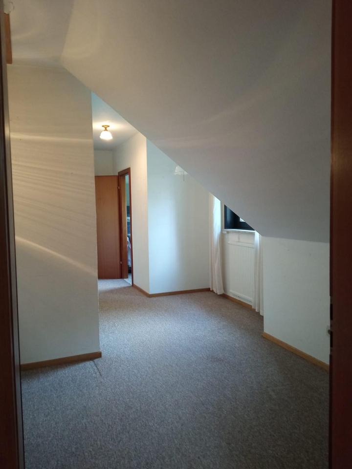 Großes Wohnhaus mit Potential der Umgestaltung - bis zu 3 Whg. - möglich. – Bild 16