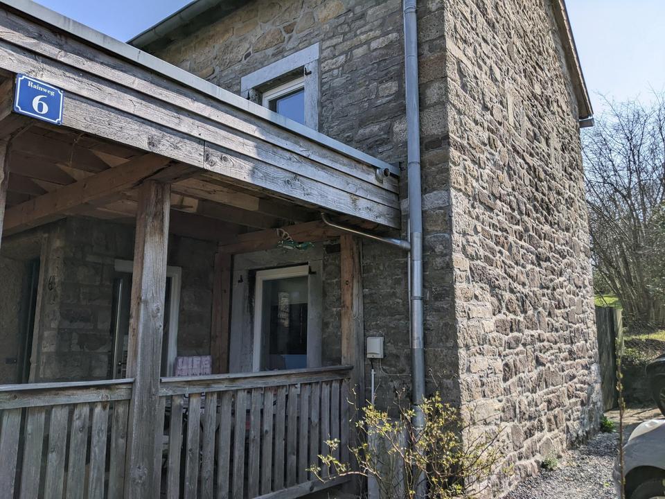 Charmantes Bruchsteinhaus mit Wärmepumpe & Ausbaupotenzial - 3.237 m² Naturgrundstück am Waldrand – Bild 6