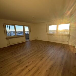 Sanierte 5-Zimmer-Wohnung mit Balkon in Tirschenreuth