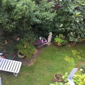 Attraktive Belle-Etage-Wohnung mit 5 qm Süd-Balkon, Einbau-Küche, Parkett, Gartenblick