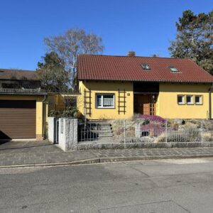 Großes Grundstück in Vach mit Einfamilienhaus