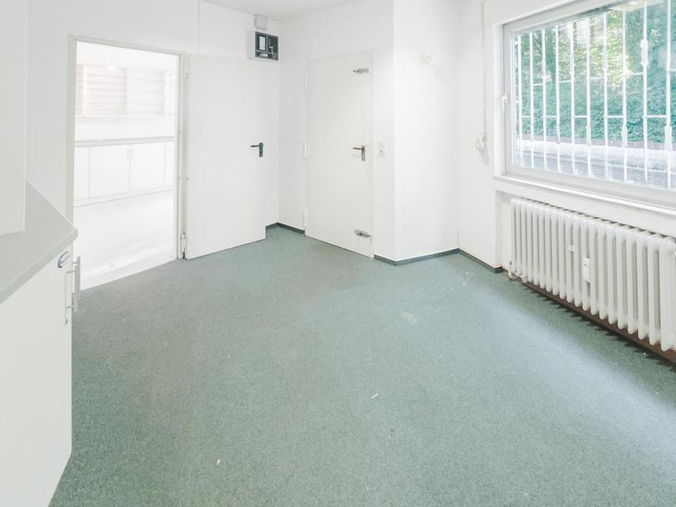 115 m² Ladenlokal (ehem. Apotheke) im EG + 87 m² Lager im Keller – Bild 8