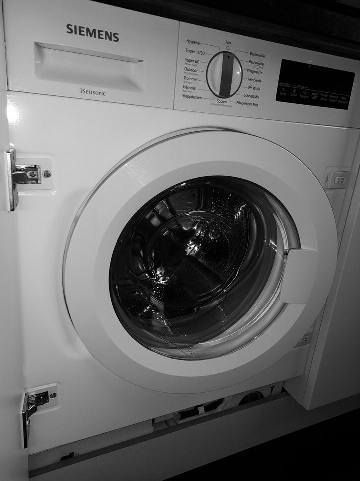 Stilvolle, modernisierte 3-Zimmer-Wohnung mit geh. Innenausstattung , Loggia, EBK, Stellplatz – Bild 11