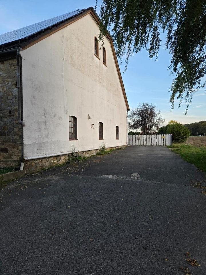 Zweifamilienhaus mit Scheune und großen Eigentumsgrundstück – Bild 10