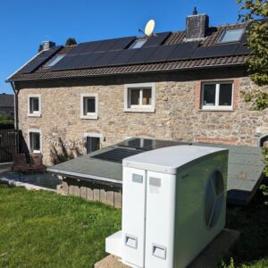 Charmantes Bruchsteinhaus mit Wärmepumpe & Ausbaupotenzial - 3.237 m² Naturgrundstück am Waldrand