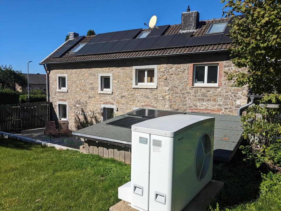 Charmantes Bruchsteinhaus mit Wärmepumpe & Ausbaupotenzial - 3.237 m² Naturgrundstück am Waldrand