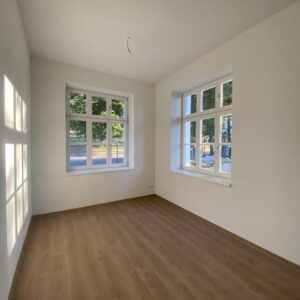 smarte Singlewohng mit Balkon und Aufzug, komfortabel, direkt an der Landeskrone