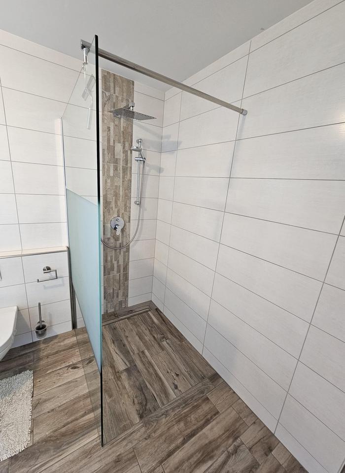 Moderne Luxus Traumwohnung in ruhiger Lage – 210 m² Wfl mit 7 Zimmern, zwei Bädern + 300m2 Garten – Bild 27