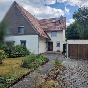 Charmante Doppelhaushälfte mit großem Potenzial in ruhiger Lage