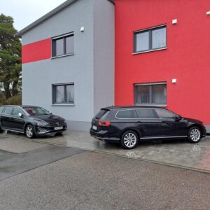 Moderne Luxus Traumwohnung in ruhiger Lage – 210 m² Wfl mit 7 Zimmern, zwei Bädern + 300m2 Garten