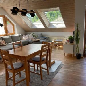 Sonnige Wohnung mit Charme und viel Platz