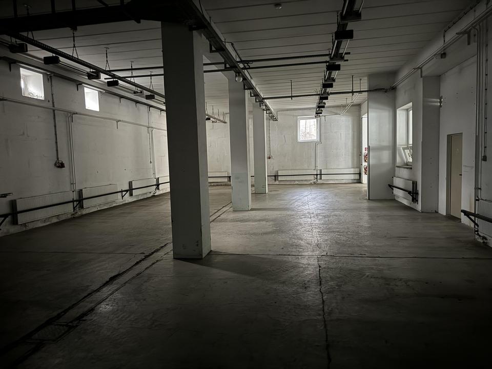 Lagerhalle / Produktion 3200qm mit Büro, Dusche, WC zu verkaufen – Bild 7