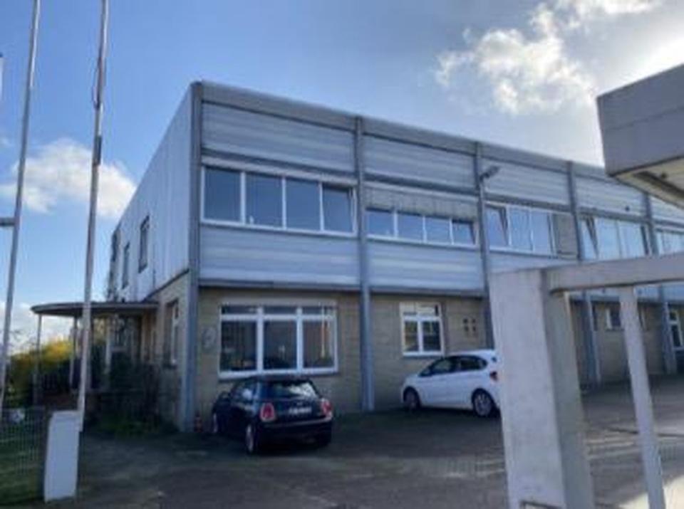 638 qm bezugsfertige Büro-/Seminar-/Konferenzfläche optional + 750 m² Gewerbehalle – Bild 9