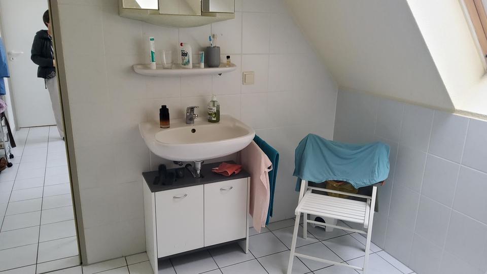 Sehr schöne großzügige 1-Zimmerwohnung mit Wintergarten in grüner und ruhiger Wohnlage zu vermieten – Bild 14