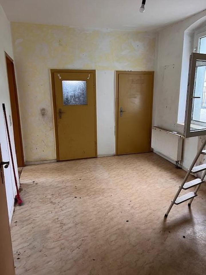 So. 29.3.//12-13 UHR//Bes.// Großes EFH, großes Grund., renovierungsbedürftig 205.000 € – Bild 15