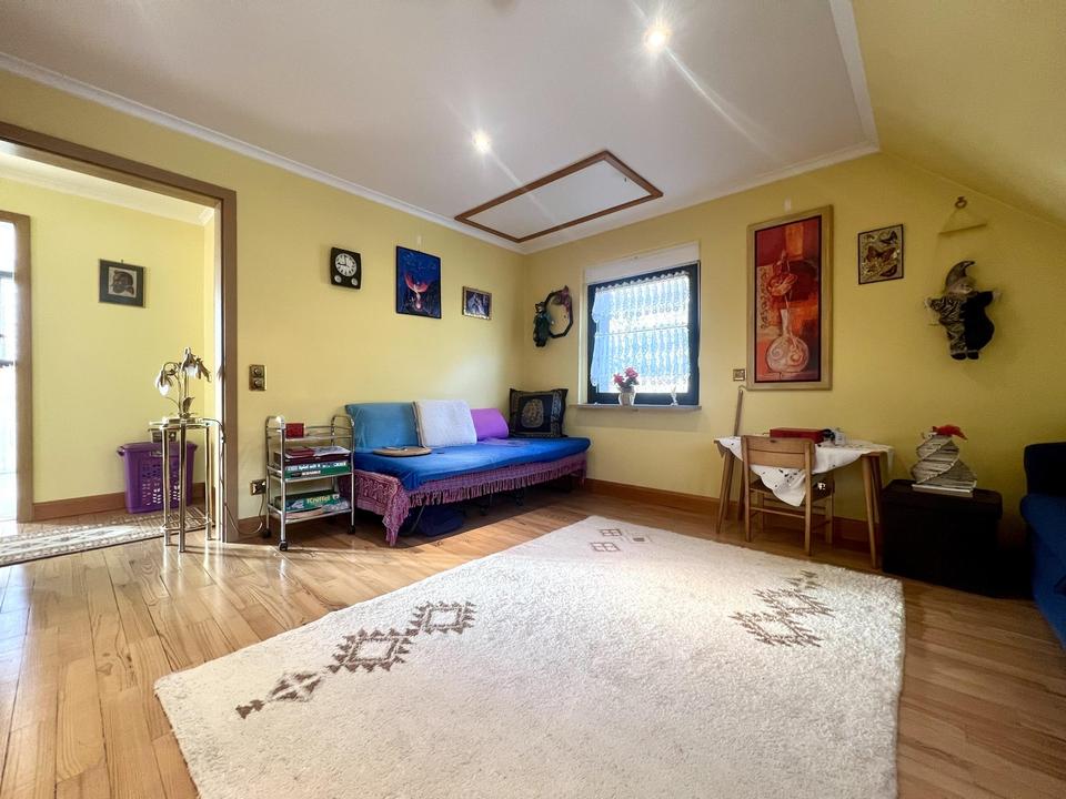 Gepflegtes Einfamilienhaus mit Einliegerwohnung in schöner Waldrandlage – Bild 19