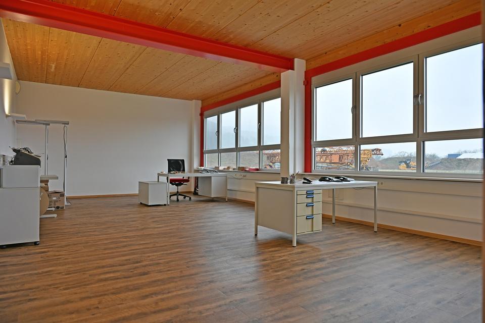 Top Gepflegte Gewerbeimmobile mit großem Gewerbegrundstück – Bild 16