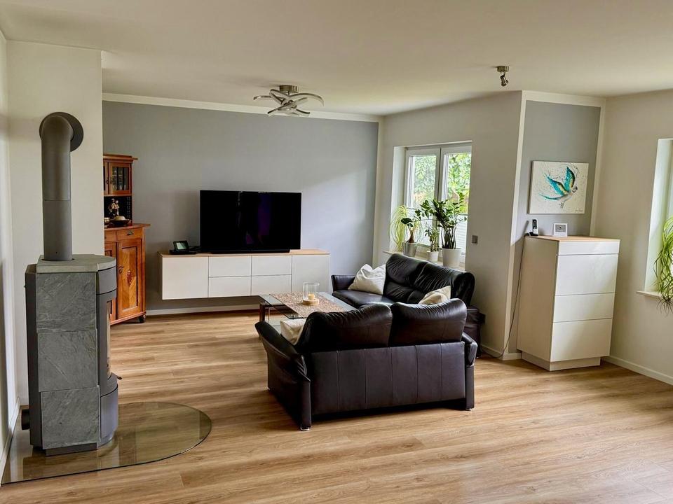 Schönes freistehendes Einfamilienhaus mit Garage und Carport in ruhiger Feldrandlage – Bild 5