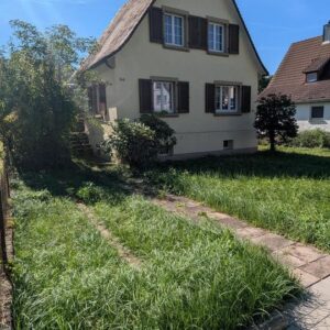 Charmantes Einfamilienhaus mit Entwicklungspotenzial in zentraler Lage von Freiburg