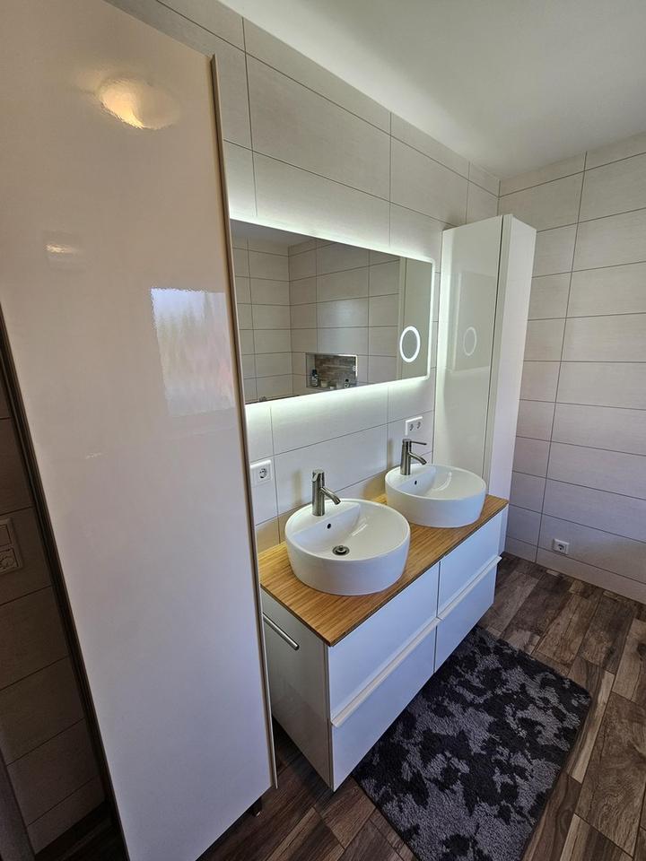 Moderne Luxus Traumwohnung in ruhiger Lage – 210 m² Wfl mit 7 Zimmern, zwei Bädern + 300m2 Garten – Bild 21