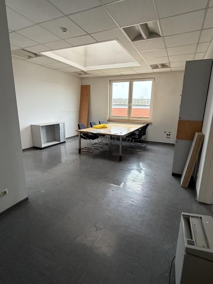 638 qm bezugsfertige Büro-/Seminar-/Konferenzfläche optional + 750 m² Gewerbehalle – Bild 8