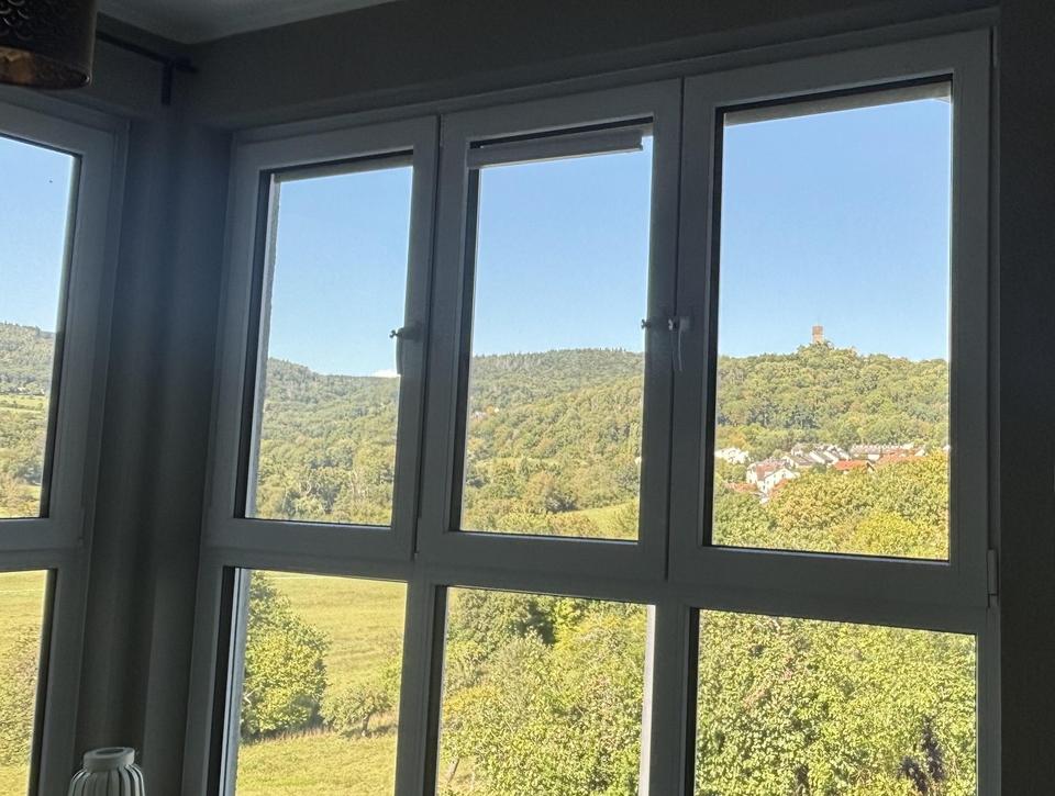 Split-Level-Haus mit unverbaubarem 180° Blick auf die Königsteiner Burg – Bild 9