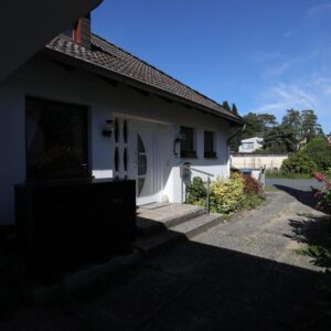 Ruhiges Einfamilienhaus mit Vollkeller, Kamin und idyllischem, großem Garten - provisionsfrei