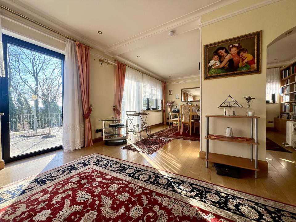 Gepflegtes Einfamilienhaus mit Einliegerwohnung in schöner Waldrandlage – Bild 10