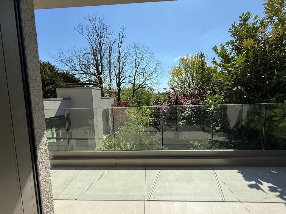 Wunderschönes modernes EFH mit höchster Privatsphäre am Ahlenberg – Bild 8