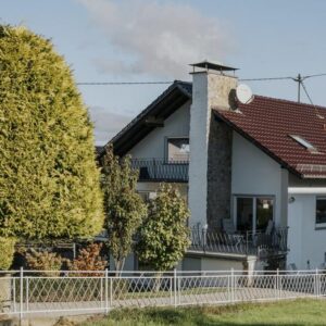 Top gepflegtes Mehrfamilienhaus - verkehrsgünstig, naturnah, – (Teil-)Eigennutzg und Kapitalanlage