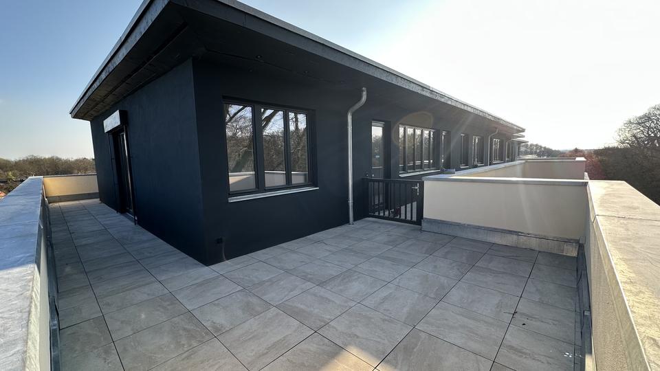 Penthouse im Schloss Siethen – Exklusives Wohnen mit Dachterrasse & Abendsonne